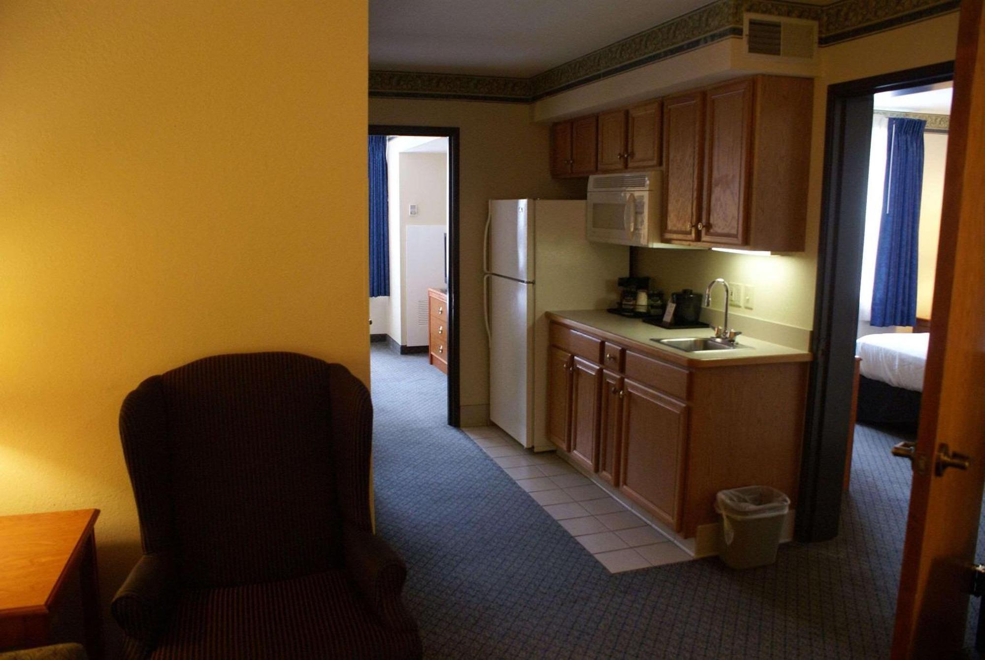 Country Inn & Suites By Radisson, Lansing, Mi Exteriör bild