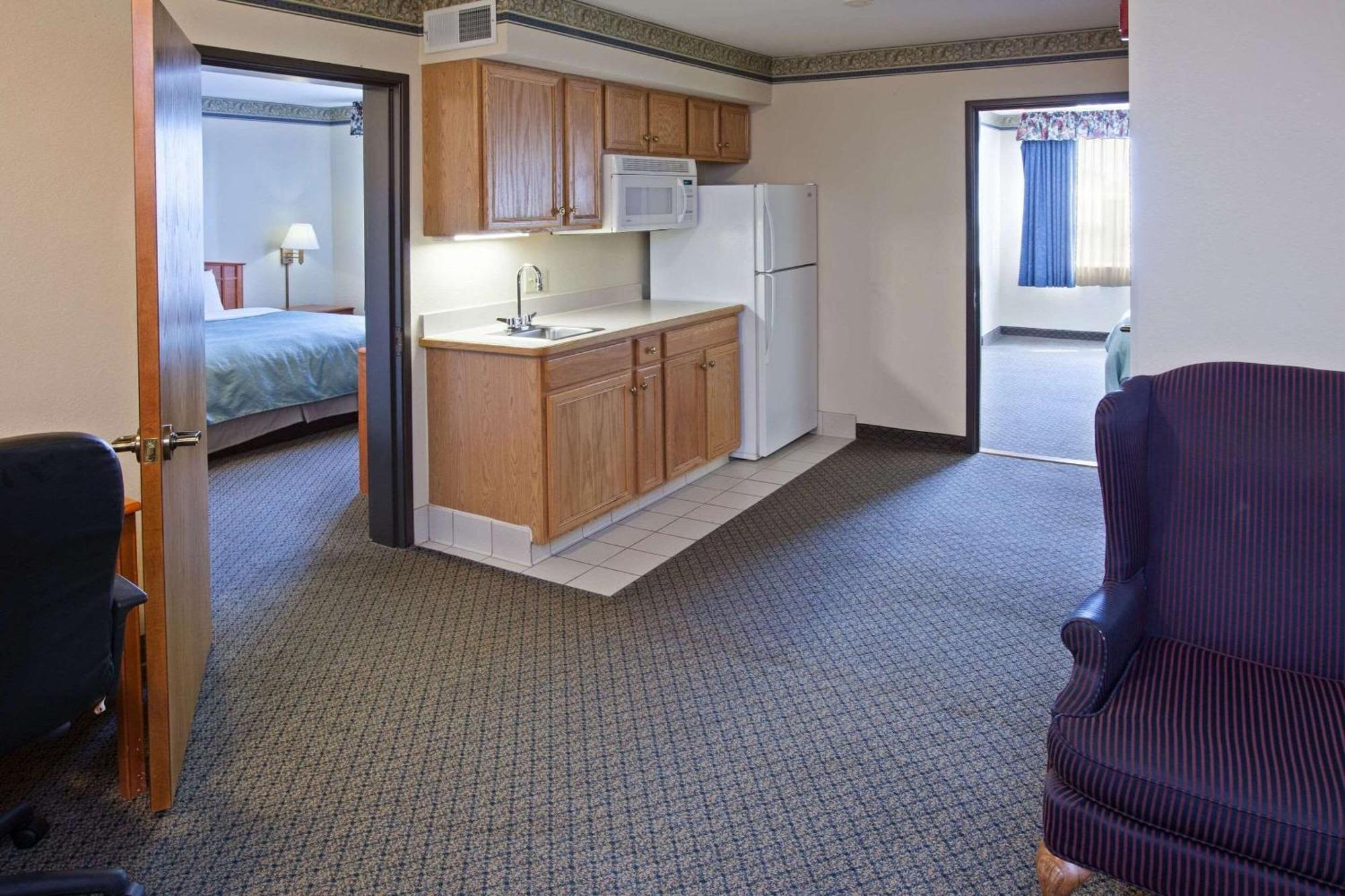 Country Inn & Suites By Radisson, Lansing, Mi Rum bild