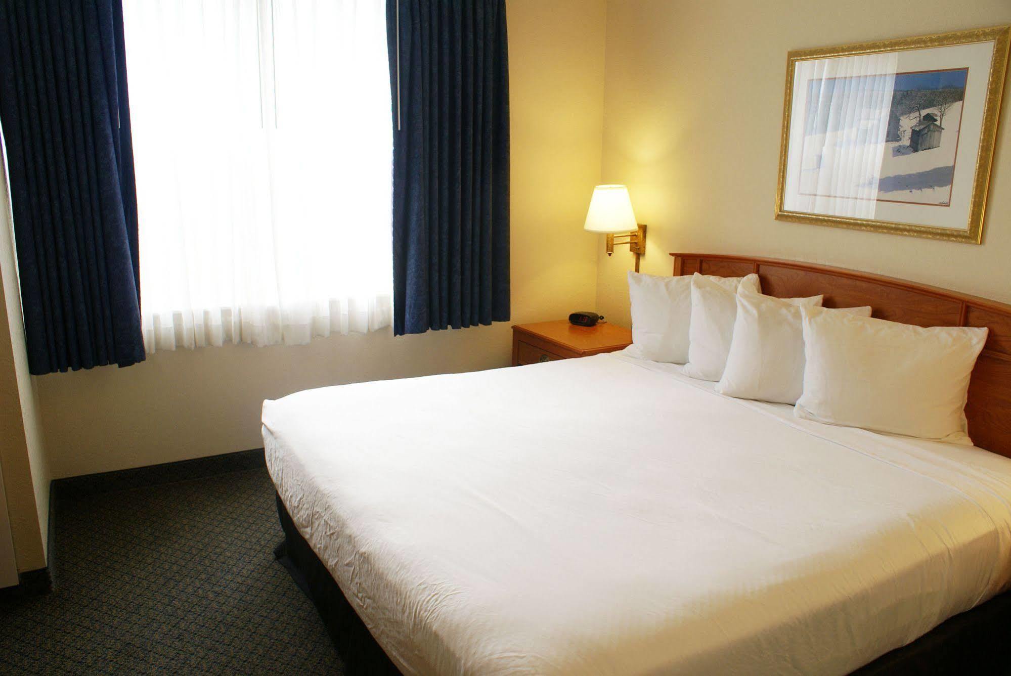 Country Inn & Suites By Radisson, Lansing, Mi Exteriör bild